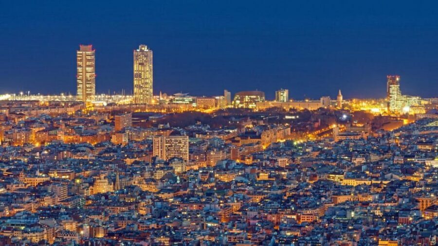 Barcelona: Night Walking Tour in the Heart of the Movida - Old City Highlights: From La Rambla to the Gothic Quarter