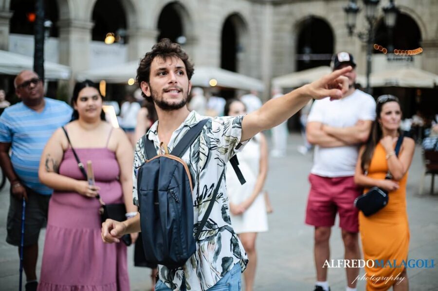 Barcelona: Old Town Guided Walking Tour - The 2-Hour Rhythm: How the Route Is Structured