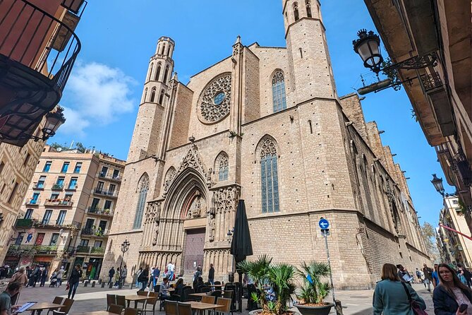 Barcelona Old Town Private Tour: Past and Present - Gothic Quarter anchors: Plaça Sant Jaume and the cathedral patio