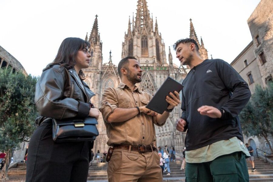 Barcelona Old Town Private Walking Tour with Local Historian - Plaça Sant Jaume and the Gothic Quarter: politics and poetry in stone