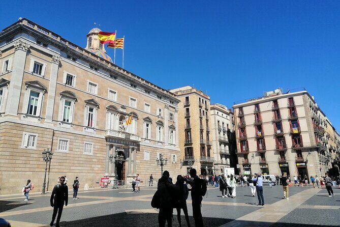Barcelona Old Town Tour With Optional Flamenco Show - Pont del Bisbe’s dagger-in-a-skull detail (and why it matters)