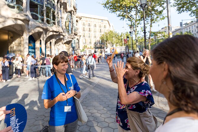 Barcelona Old Town Walking Tour & Optional Casa Battlo Ticket - Passeig de Gràcia: where Modernism shows off (and you walk right past it)