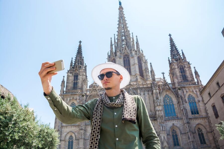 Barcelona: Old Town Walking Tour with Optional Casa Batlló - Casa Batlló finish: priority entrance and the Noble Floor experience