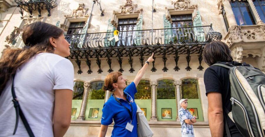 Barcelona: Old Town Walking Tour with Optional Casa Batlló - How the 2.5–3.5 hour format works in real life