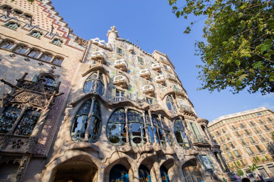 Barcelona: Old Town Walking Tour with Optional Casa Batlló - Who this tour suits best (and who should think twice)