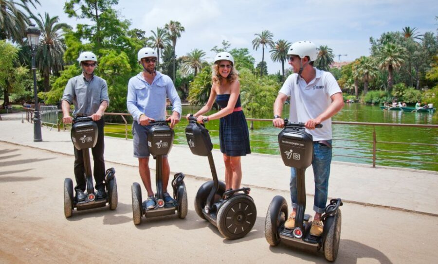 Barcelona: Olympic Segway Tour - Parc de la Ciutadella: the green break before the harbor