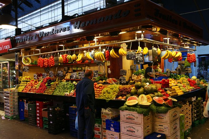 Barcelona : Paella Cooking Experience + Boqueria Market Exclusive Tour - Plaça de Sant Jaume to the Kitchen: Old Town Without the Marathon