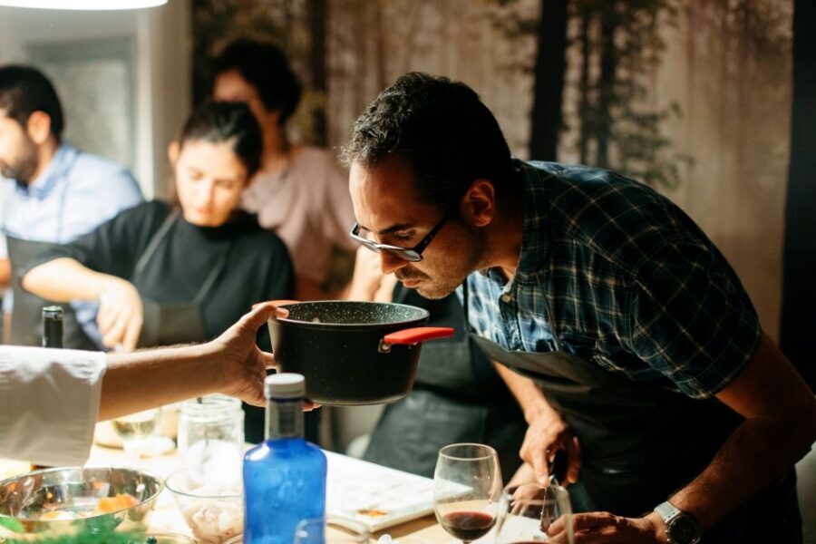 Barcelona: Paella Cooking Workshop and Market Tour - Practical tips before you go: make the class easier on yourself
