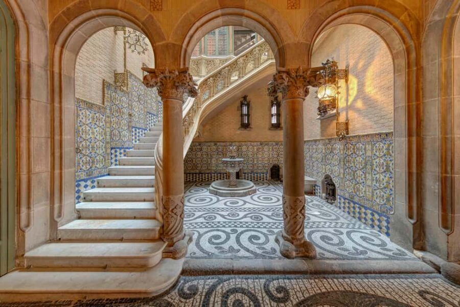 Barcelona: Palau Baró de Quadras Tickets and Guided Tour - Sculptures by Eusebi Arnau and Alfons Juyol