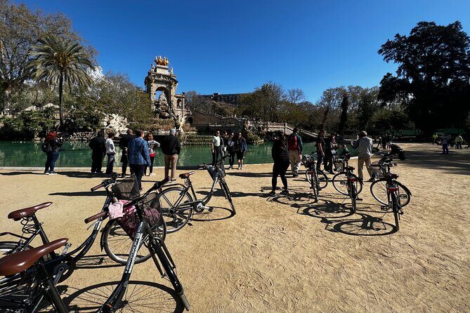 Barcelona Panoramic Escooter or E-Bike Tour - Sagrada Família: Gaudí’s masterpiece with a new-old photo approach