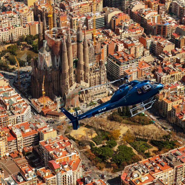 Barcelona: Panoramic Helicopter Flight & Boat Transfer - The Helicopter Ride: Old Town Clues and Big City Landmarks