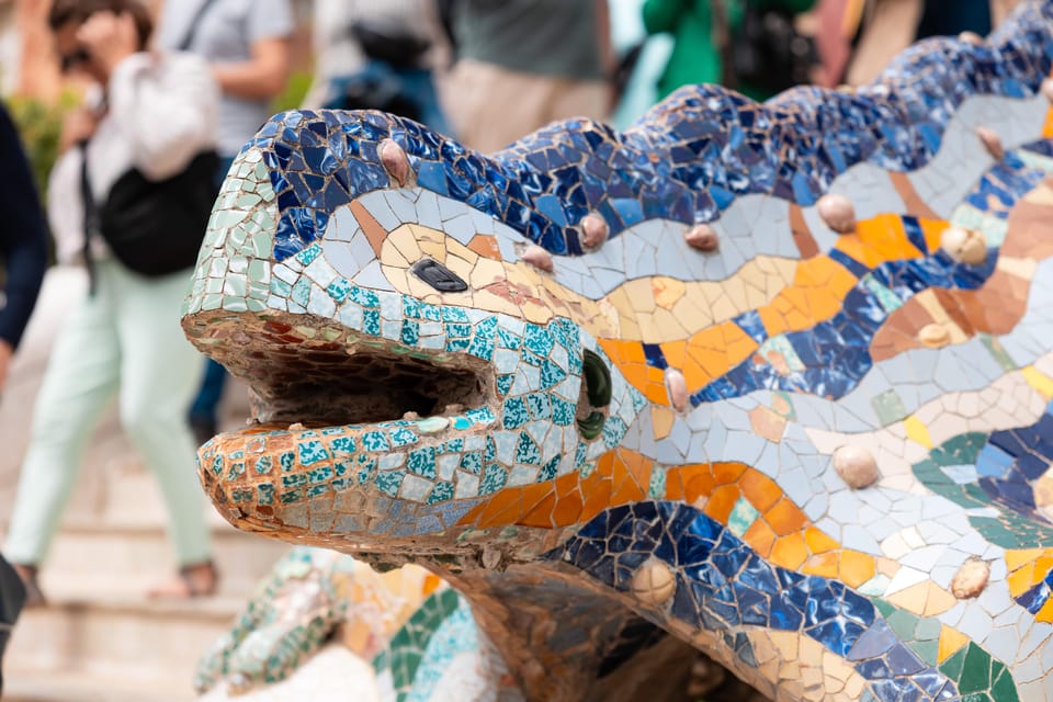 Barcelona: Park Güell Guided Tour with Fast-Track Access - Key points worth knowing