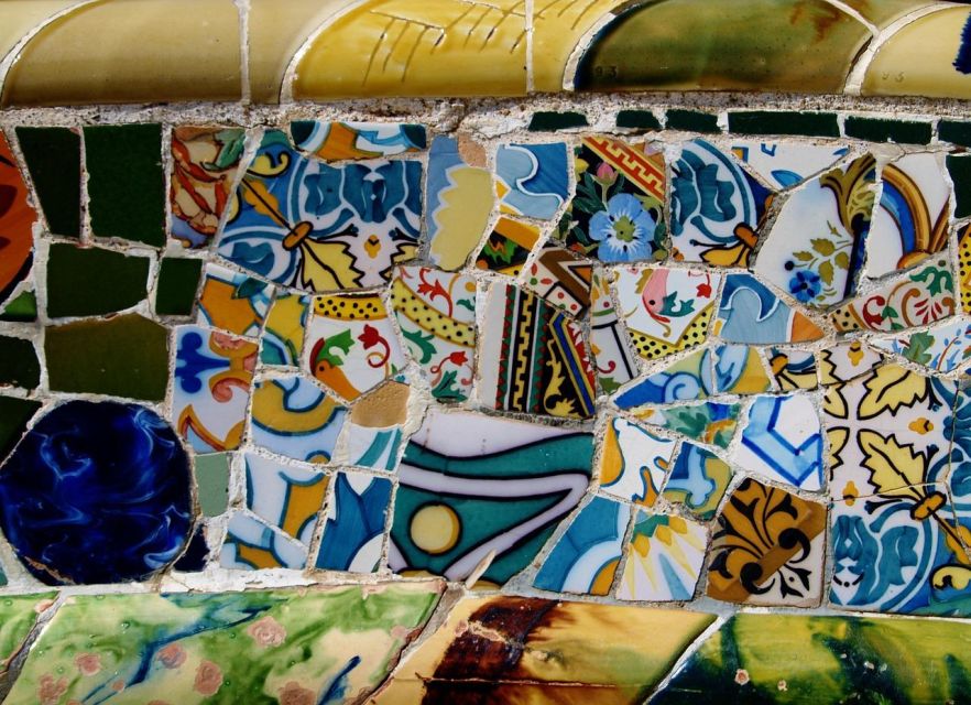 Barcelona: Park Güell Guided Tour with Fast-Track Access - Views over Barcelona and the Mediterranean: when your feet earn the photo