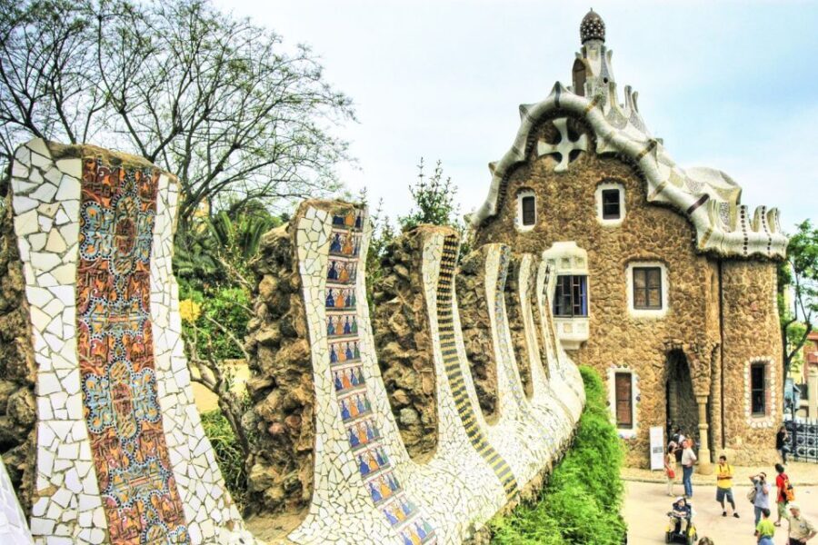 Barcelona & Park Güell: Private Half-Day Tour with Pickup - Plaça de Catalunya to Passeig de Gràcia: Modernism on a Main Stage