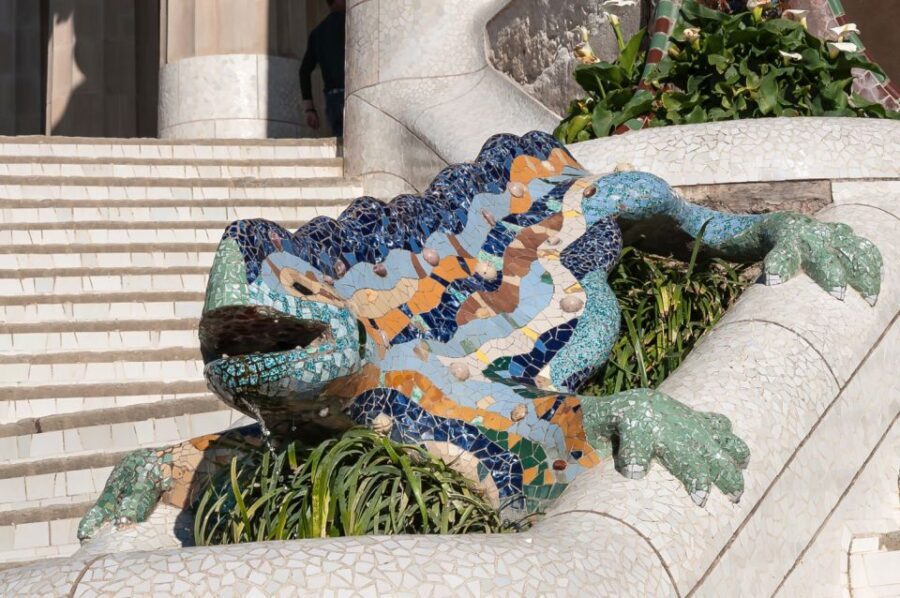 Barcelona & Park Güell: Private Half-Day Tour with Pickup - Eixample and UNESCO Area Stops: Sant Pau and Sagrada Família Facades