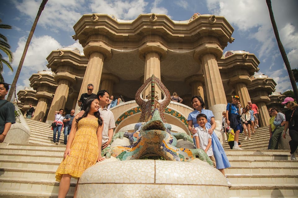 Barcelona: Park Güell Private Photography Experience - Meeting Borja Alcorta: How to Find the Right Person Fast