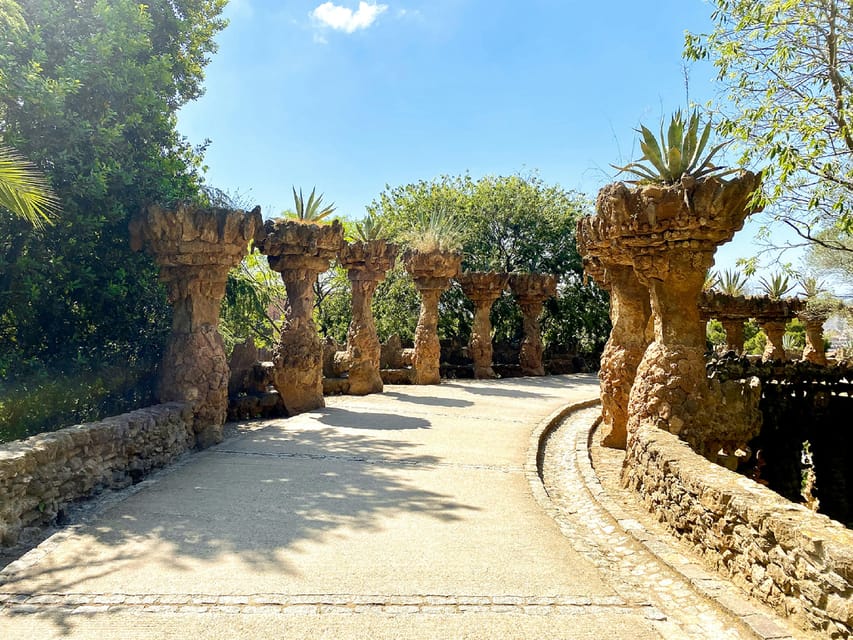 Barcelona: Park Güell Skip-the-Line Guided Tour - Pacing, walking distance, and when you’ll feel the stairs