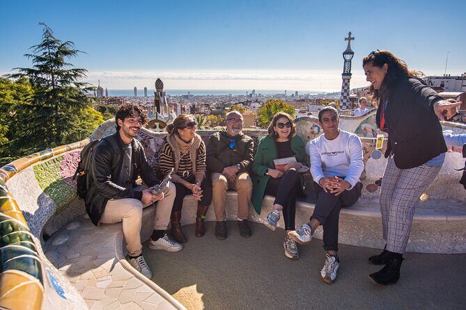 Barcelona: Park Guell Small Guided Tour & Skip the Line Ticket - Making the most of your hour inside Park Güell