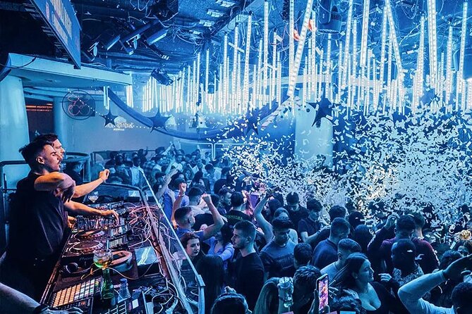 Barcelona Party Tour | 4h Experience | Club Entry - Timing at 11:00 pm: A Note on Expectations