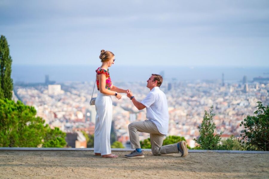 Barcelona: Personal Travel & Vacation Photographer - Who this Barcelona photo session suits best