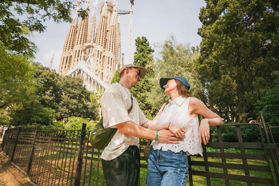 Barcelona: Photographic Madness at the Sagrada Familia - The actual photo stop: getting frames in 20 minutes