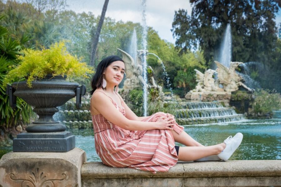 Barcelona: Photoshoot in Scenic Locations - How the photographer guides you (so you stop worrying)