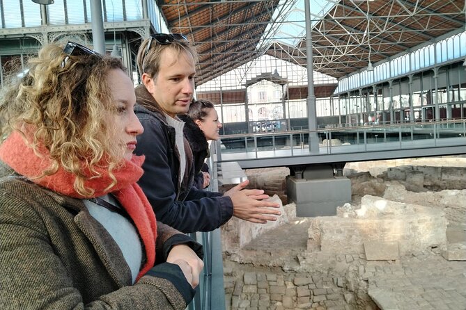 Barcelona: Premium Wine Tasting & Private Walking Tour - Stop 3 through the Gothic Quarter: Cathedral area, town hall, and Sant Felip Neri