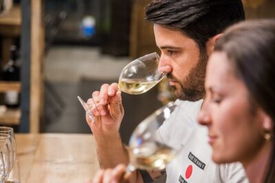 Barcelona: Premium Wine Tasting & Private Walking Tour - Stop 2 at Vivinos: a Penedès tasting with cava and a local white