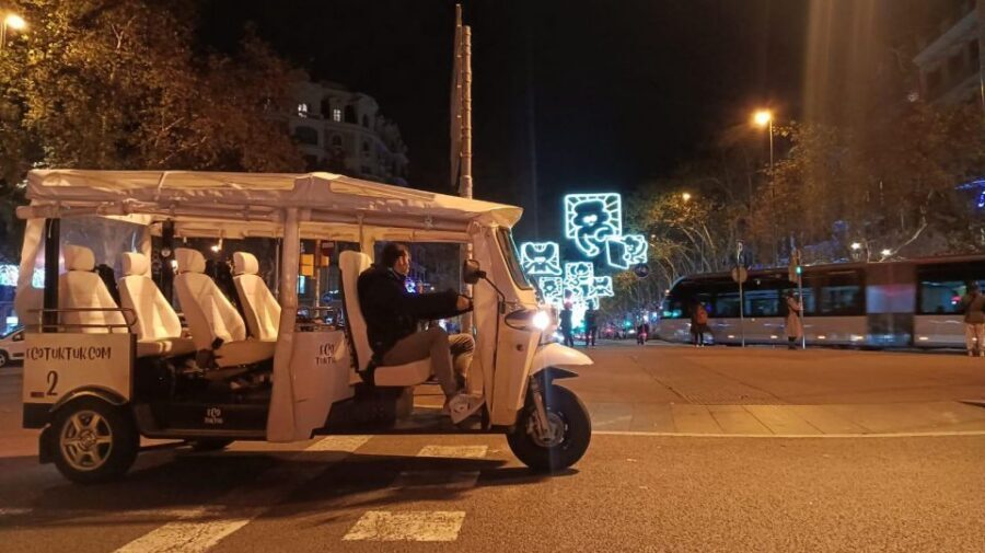 Barcelona: Private Christmas Lights Tour by Eco Tuk Tuk - Plaça de Catalunya: where the city’s holiday energy concentrates