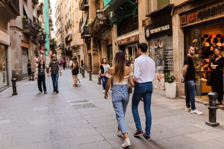 Barcelona: Private Custom Tour with a Local – Icons & Gems - Should you book this Barcelona Gothic Quarter private tour?