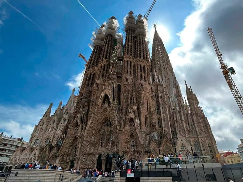 Barcelona: Private DAY TRIP Personalized City Tour - Key Points at a Glance