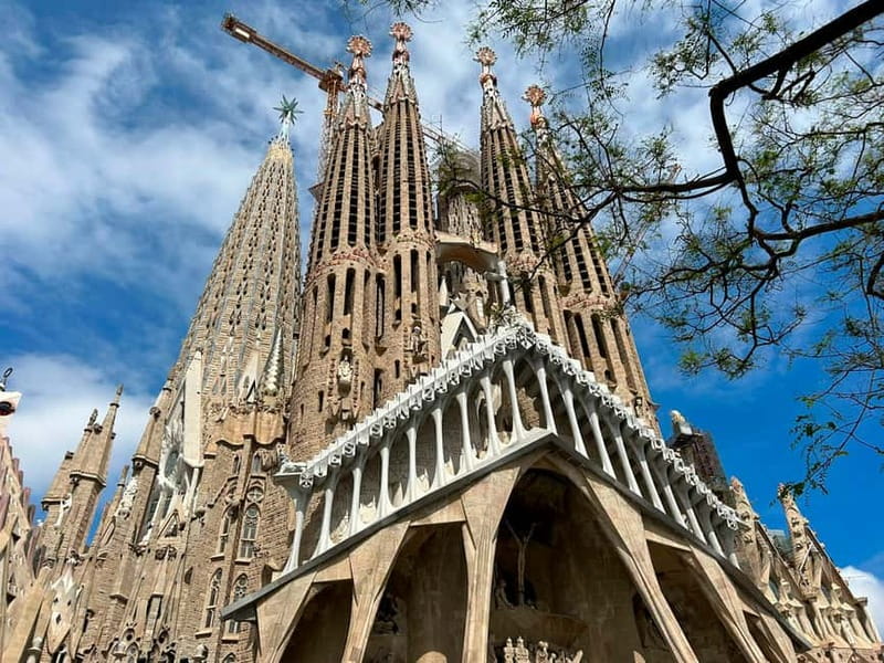 Barcelona: Private DAY TRIP Personalized City Tour - Pickup in Barcelona and the First Hour Game Plan