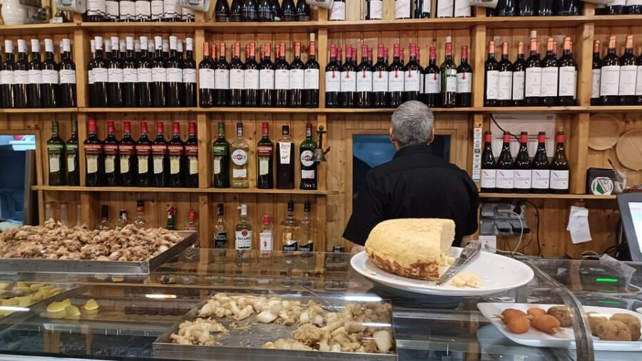 Barcelona private Family-Friendly Cultural & Food Tour - Where you meet: the market entrance on Av. de Francesc Cambó