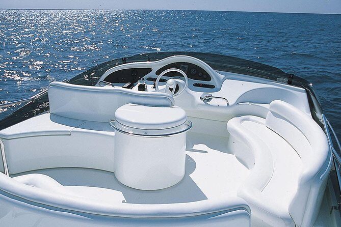 Barcelona Private Luxury Yacht Tour - Where you meet the Azimut 46 Gavina (and how to not stress)
