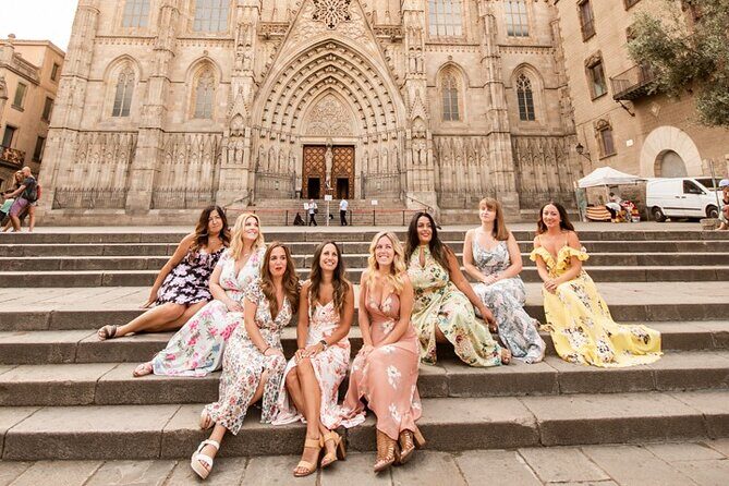 Barcelona Private Photoshoot at Cathedral & Kiss Wall - Key things to know before you go