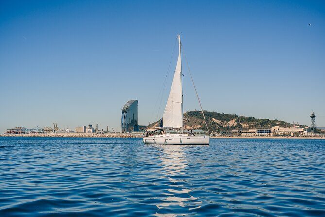 Barcelona: Private Sailing cruise with drinks & snacks - Price and value: what $417 per group really buys