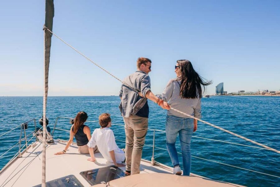 Barcelona: PRIVATE Sailing tour with drinks and snacks - Why a private sail from Port Olímpic feels special