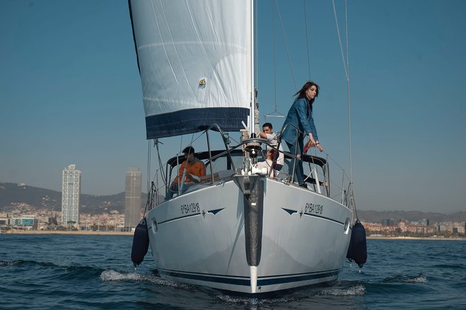 Barcelona Private Sailing Trip with unlimited drinks and snacks - What you should pack (and what you can skip)
