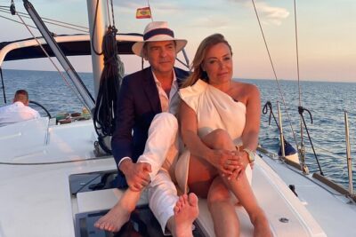 Barcelona Private Sailing with Open Bar & Snacks (max 9) - What the skipper actually does for you (so you can relax)