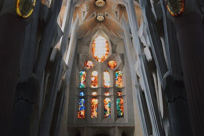 Barcelona Private Tour From Sant Pau to Sagrada Familia - The guided flow at Sant Pau: how to get value from 1 hour