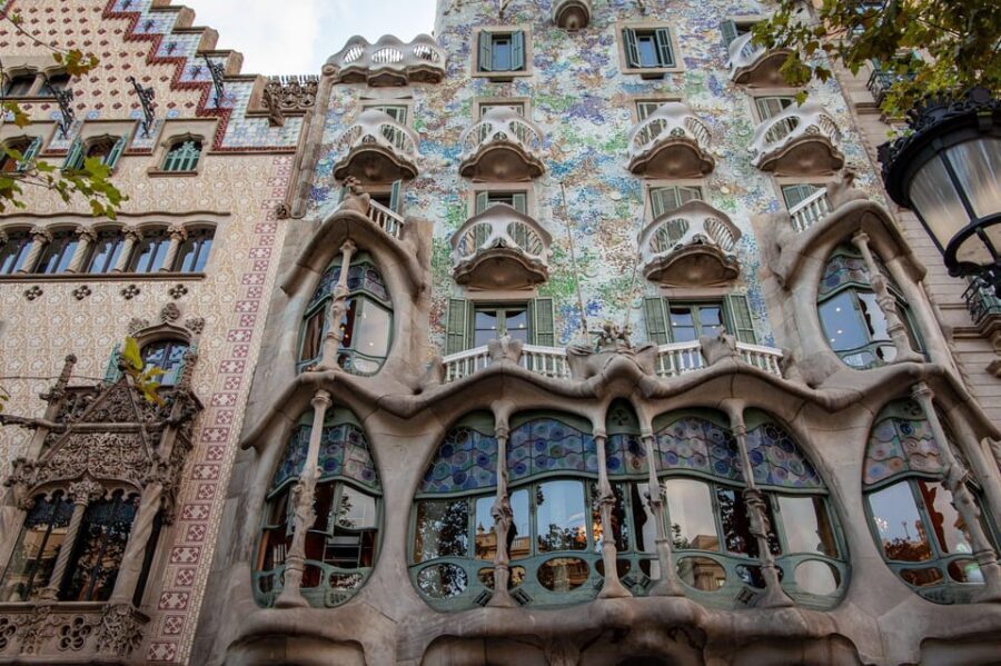 Barcelona: Private Tour of Casa Batllo with Reserved Access - Getting your tickets: Reserved access, Private Residence FastPass, and the concierge room