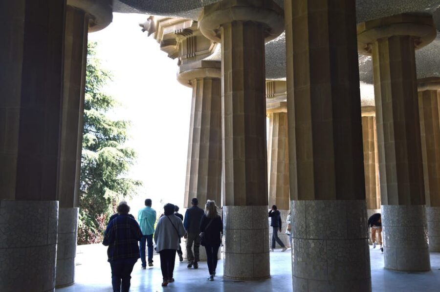 Barcelona Private Tour: Sagrada Familia,Park Güell & Pedrera - Price and logistics: does $795 per person deliver real value?