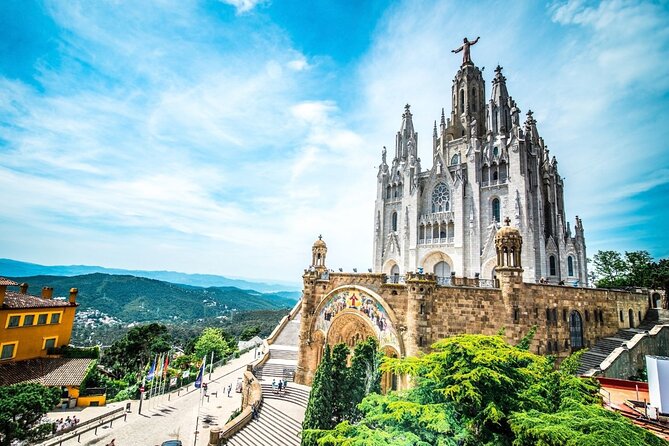 Barcelona Private Tour to Tibidabo Mountain - Temple de Sagrat Cor: a dramatic stop with practical timing