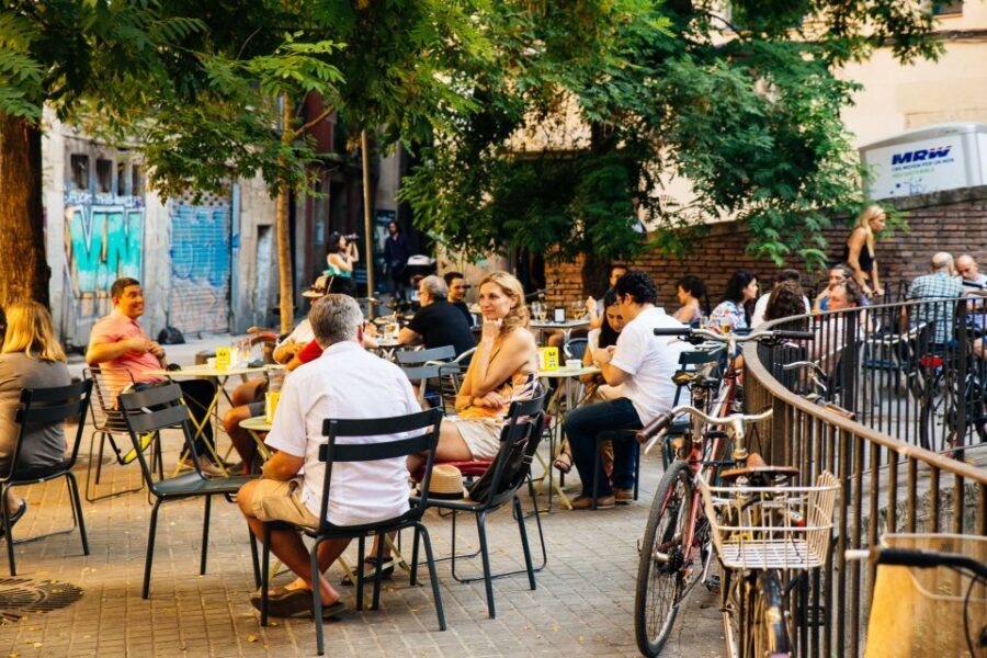 Barcelona: Private Tour w/ Locals – Highlights & Hidden Gems - Why a 3-hour private Barcelona tour actually helps