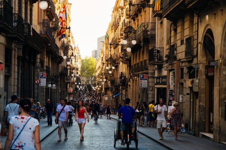 Barcelona: Private Tour w/ Locals – Highlights & Hidden Gems - Cathedral of Barcelona: more than a photo stop