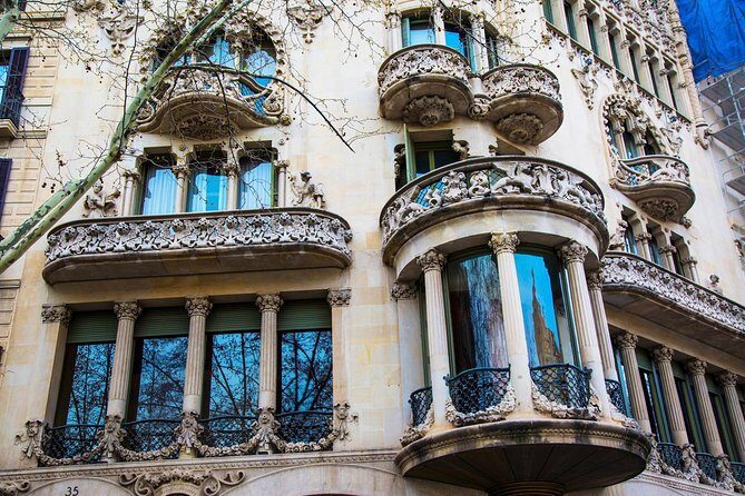 Barcelona Private Walking Tour through the City of Gaudi - Casa Batlló and La Pedrera: optional interiors and how to decide