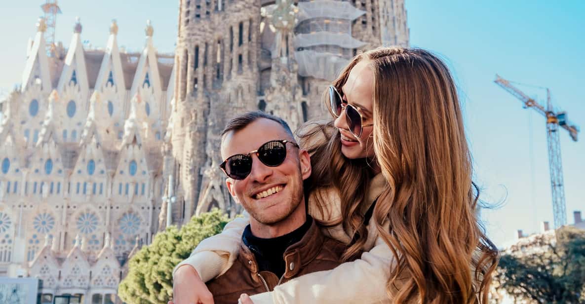 Barcelona: Professional Private Photoshoot - Choosing your Barcelona backdrop: Barceloneta, Sagrada Família, Gothic Quarter, or Park Güell