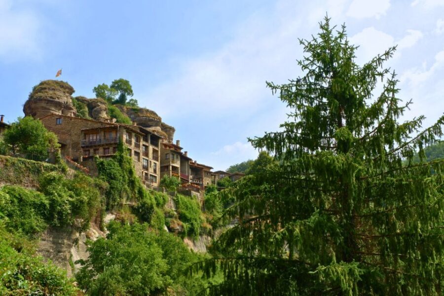 Barcelona: Pyrenees Villages and Trails Full-Day Tour - Key things I’d mark on your map