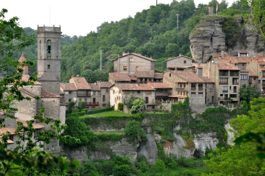 Barcelona: Pyrenees Villages and Trails Full-Day Tour - Stop by a local bakery before Rupit