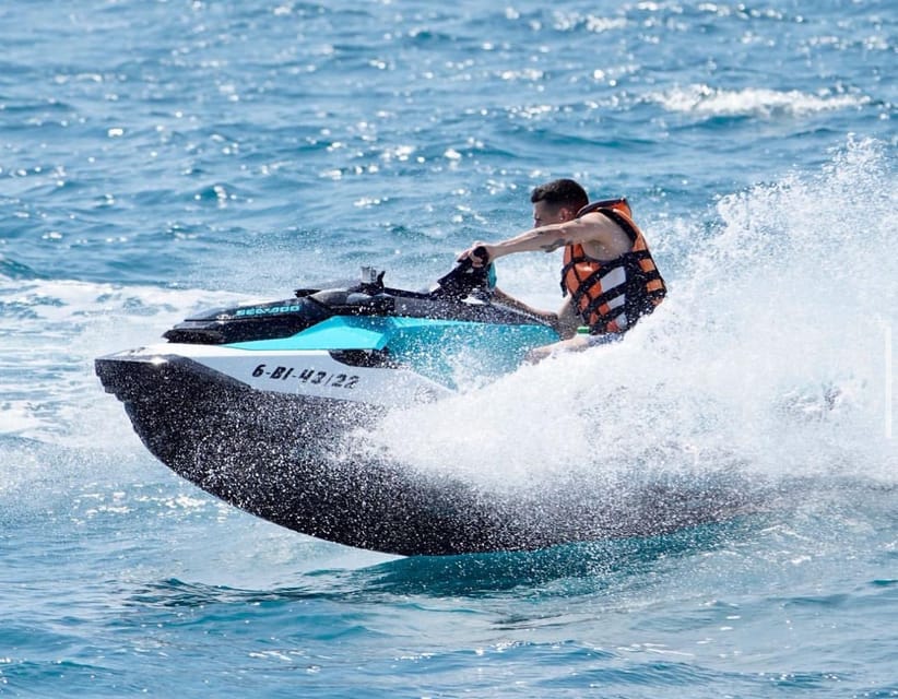 Barcelona: Rent a Jetski and speed through the ocean - Safety and the life jacket moment that makes it easier
